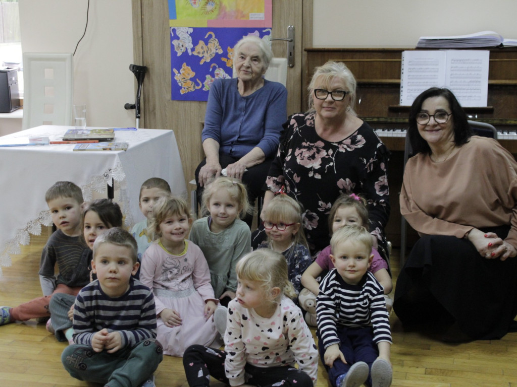 Wyjątkowe spotkanie z  Joanną Papuzińską w Przedszkolu Nr 5