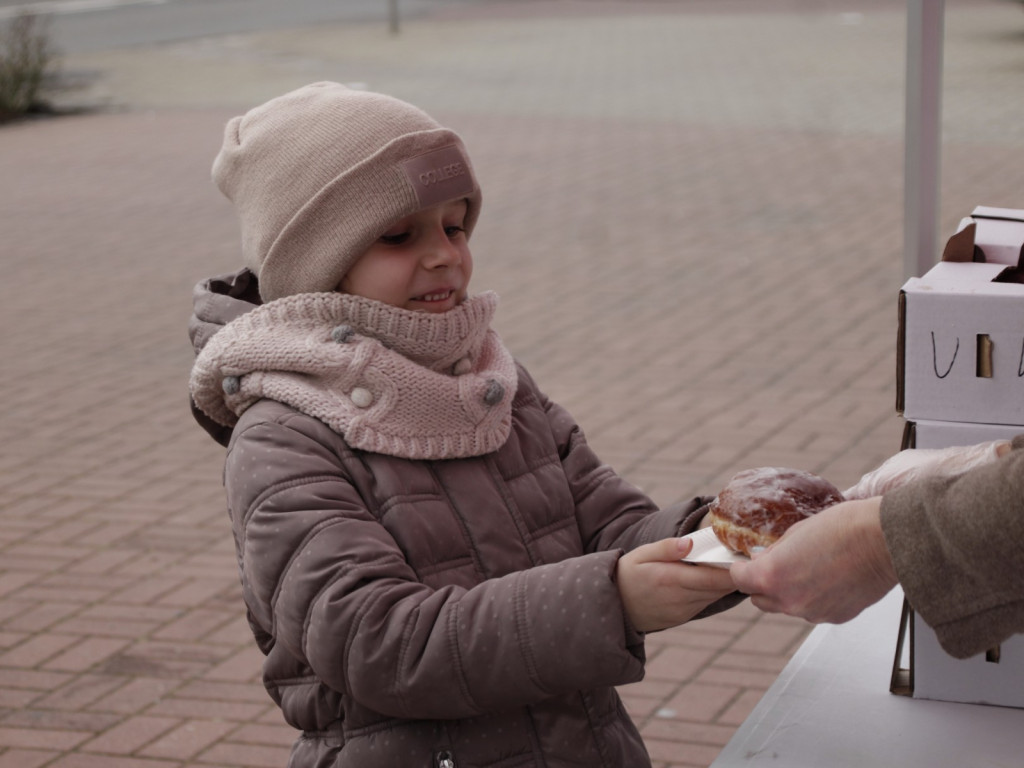 Najsłodszy dzień w roku - przed Magistratem