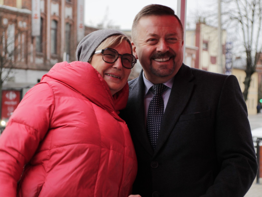 Najsłodszy dzień w roku - przed Magistratem