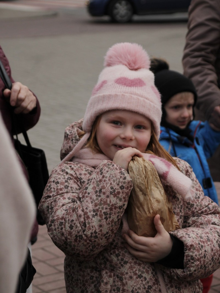 Najsłodszy dzień w roku - przed Magistratem