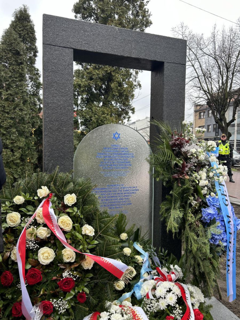 Uroczyste odsłonięcie Macewy Pamięci