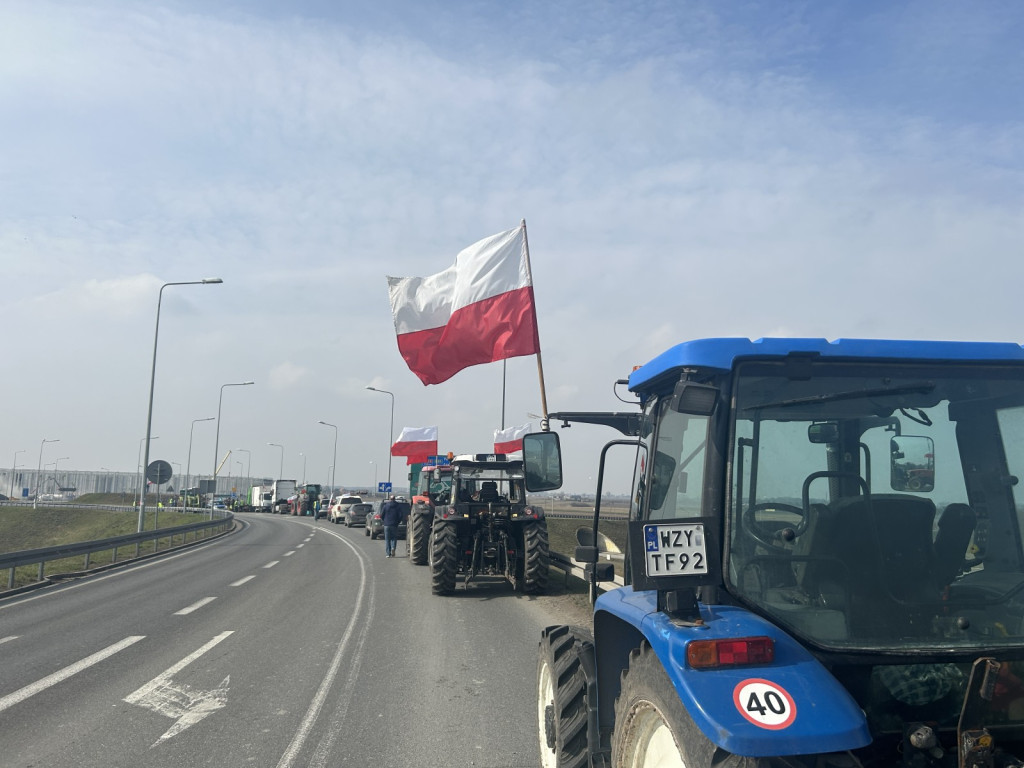 Rolnicy powrócili na rondo w Wiskitkach