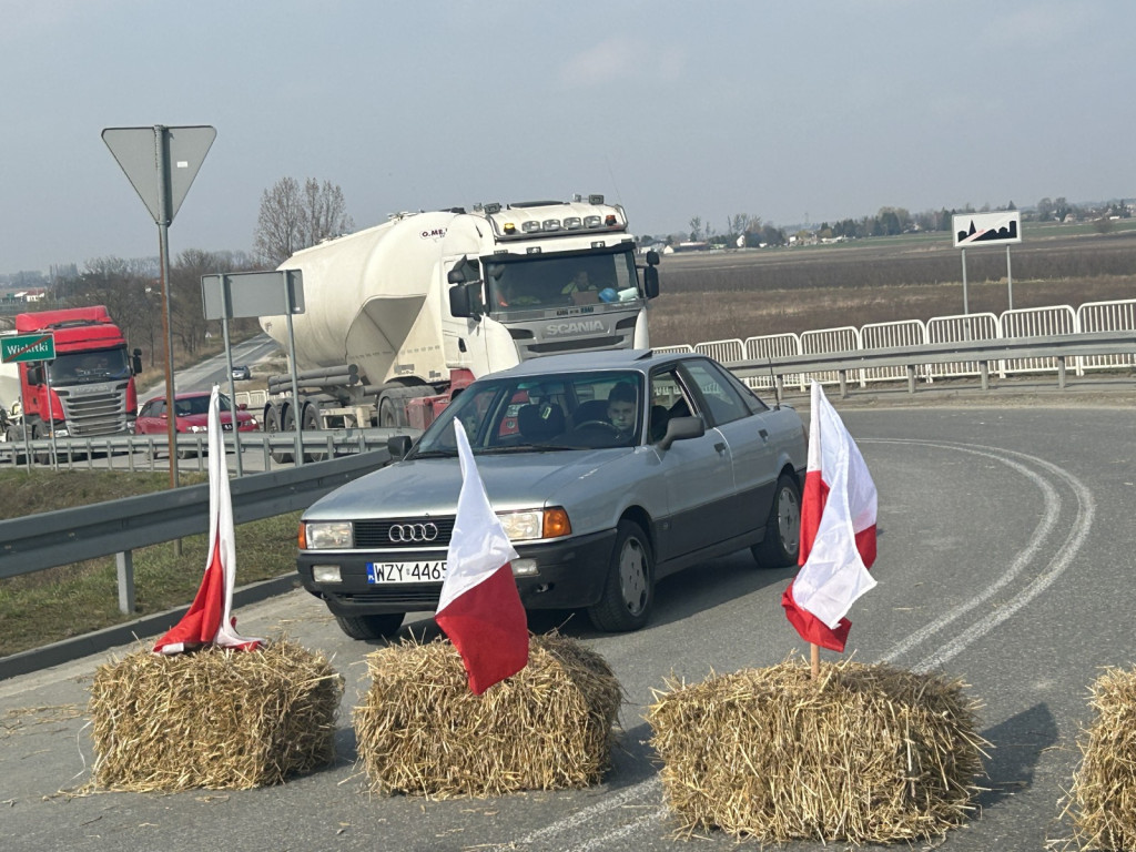 Rolnicy powrócili na rondo w Wiskitkach