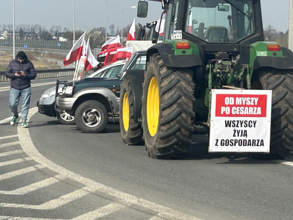 Rolnicy powrócili na rondo w Wiskitkach