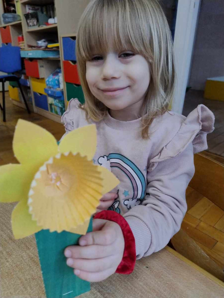 Świętowanie Wiosny i Dnia Kolorowej Skarpetki w Przedszkolu Nr 2