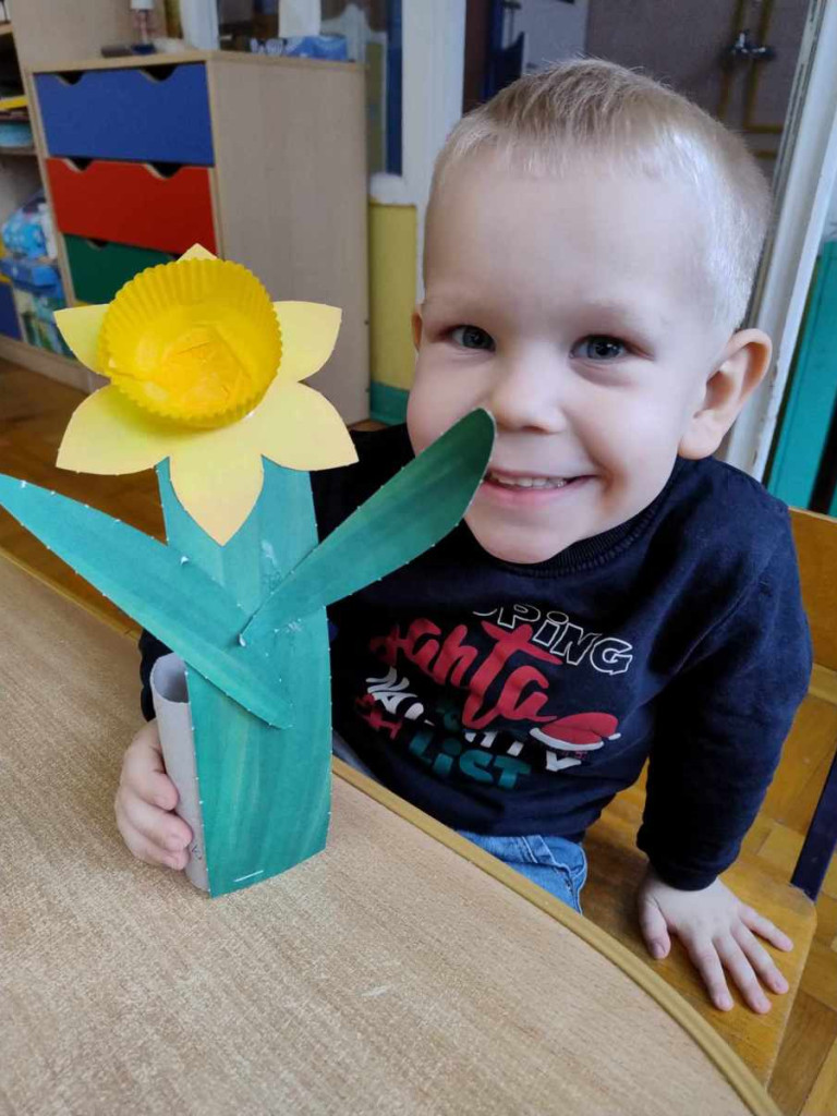 Świętowanie Wiosny i Dnia Kolorowej Skarpetki w Przedszkolu Nr 2