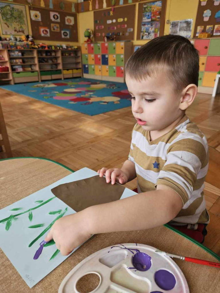 Świętowanie Wiosny i Dnia Kolorowej Skarpetki w Przedszkolu Nr 2