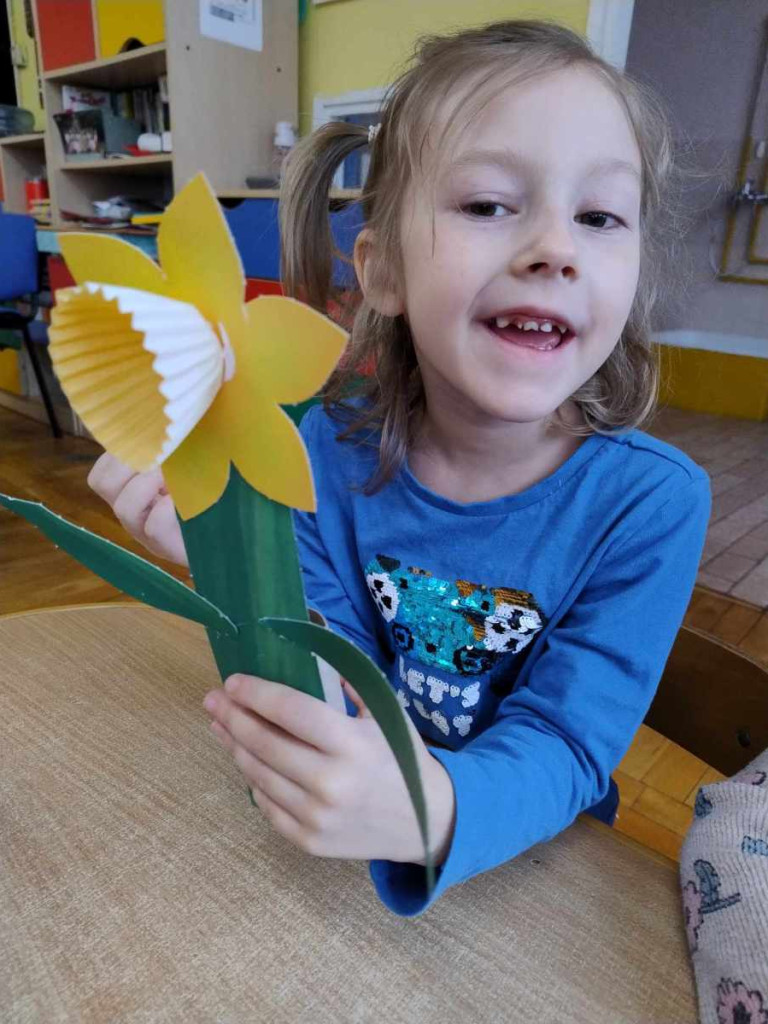 Świętowanie Wiosny i Dnia Kolorowej Skarpetki w Przedszkolu Nr 2