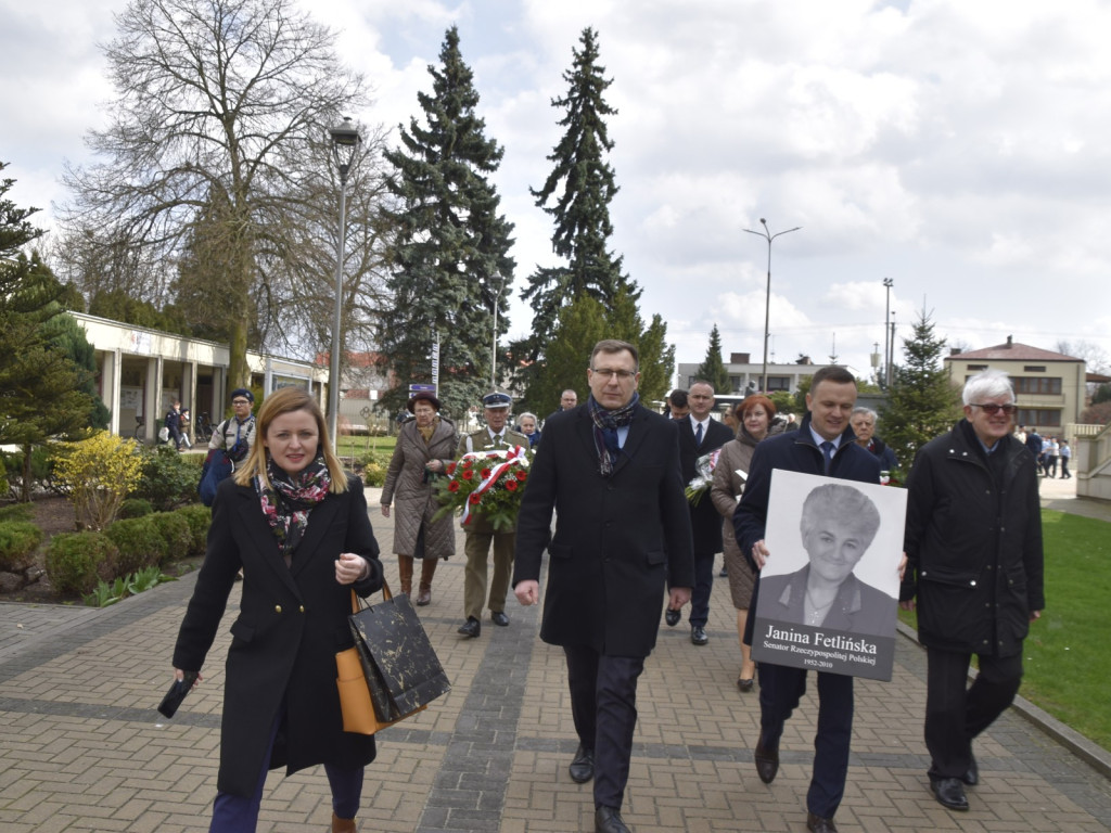 Głęboko w sercach mają pamięć o Senator RP Janinie Fetlińskiej