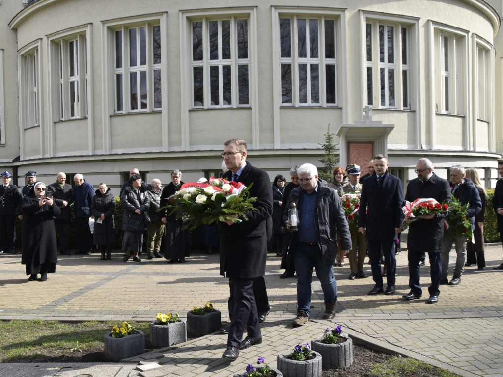 Głęboko w sercach mają pamięć o Senator RP Janinie Fetlińskiej