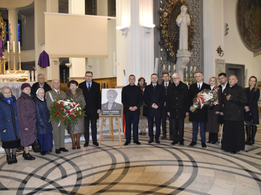 Głęboko w sercach mają pamięć o Senator RP Janinie Fetlińskiej