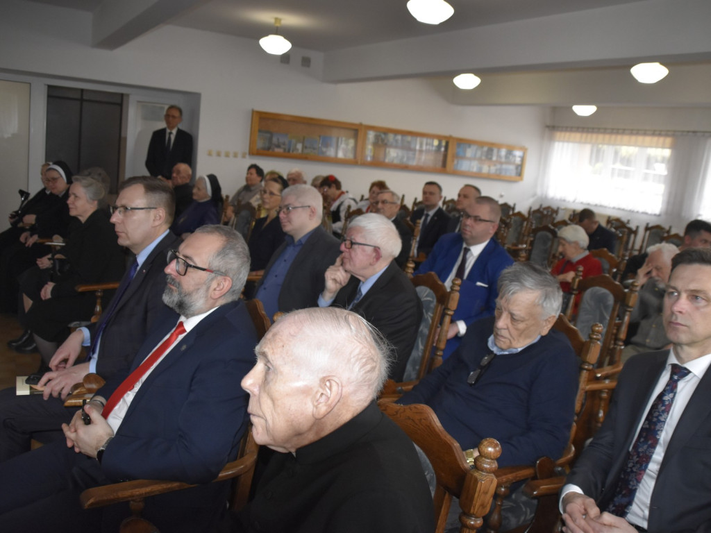 Głęboko w sercach mają pamięć o Senator RP Janinie Fetlińskiej