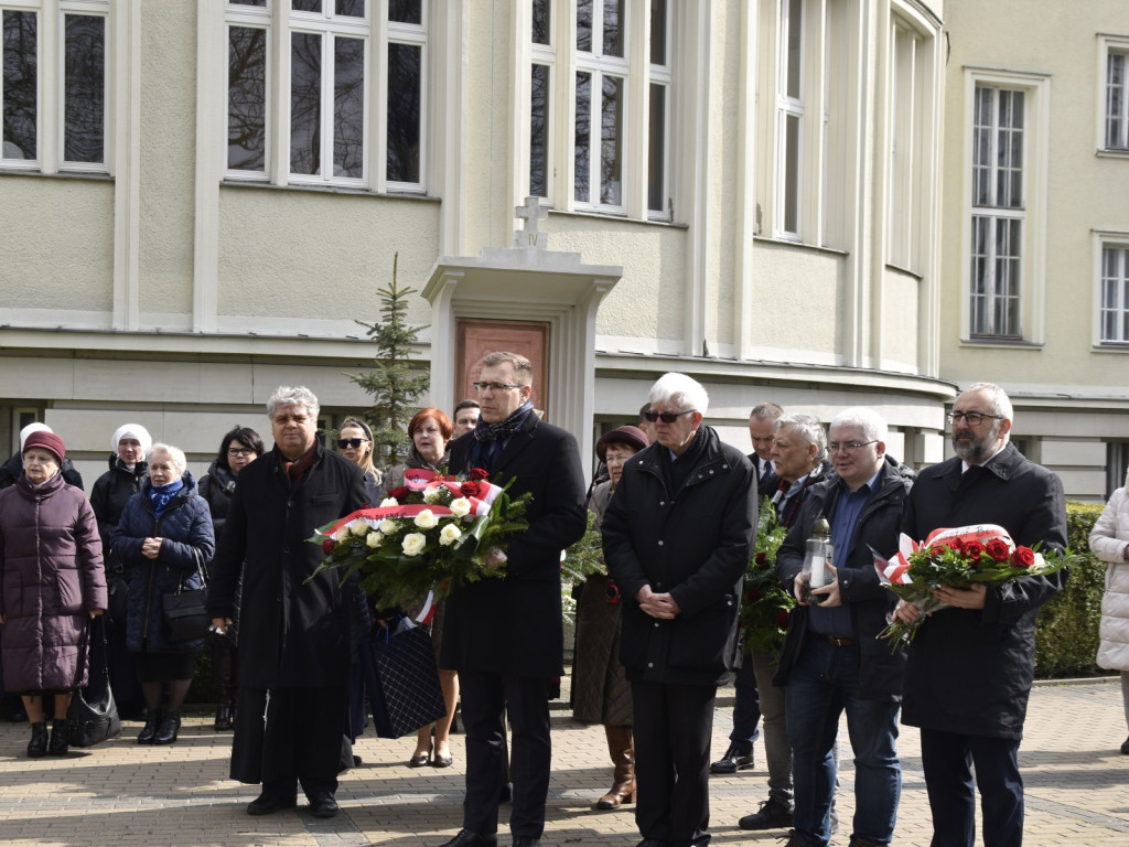 Głęboko w sercach mają pamięć o Senator RP Janinie Fetlińskiej
