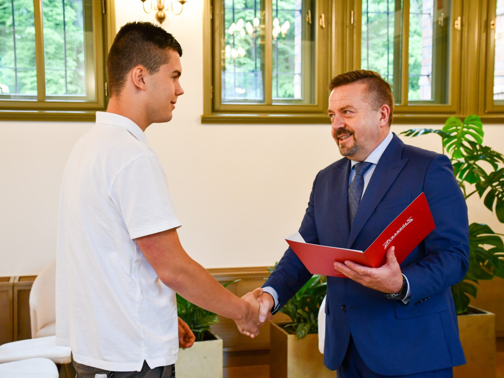 Poznajmy laureatów stypendiów im.Filipa de Girarda