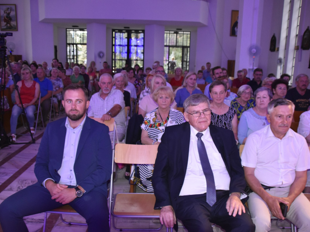 Jest jeden taki niepowtarzalny wieczór w Międzyborowie