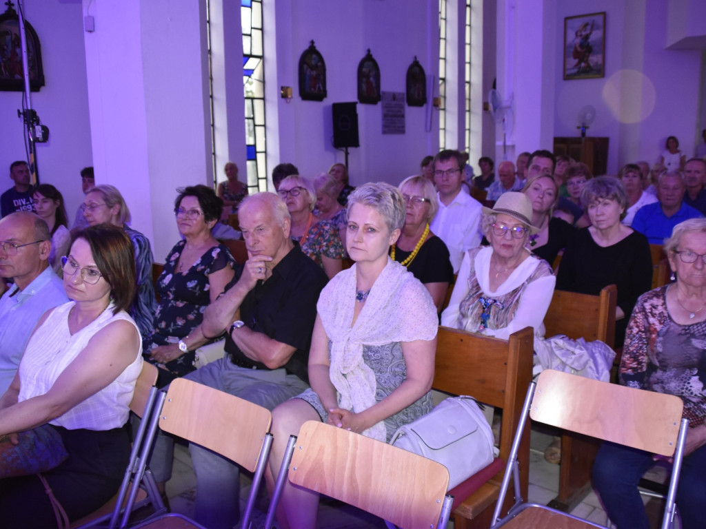 Jest jeden taki niepowtarzalny wieczór w Międzyborowie