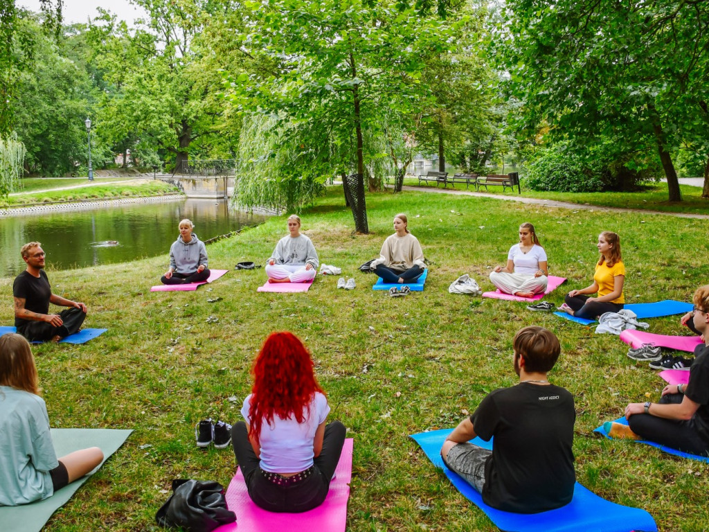 Joga w parku Dittricha? Czemu nie! - Pierwsze warsztaty mindfulness dla młodzieży