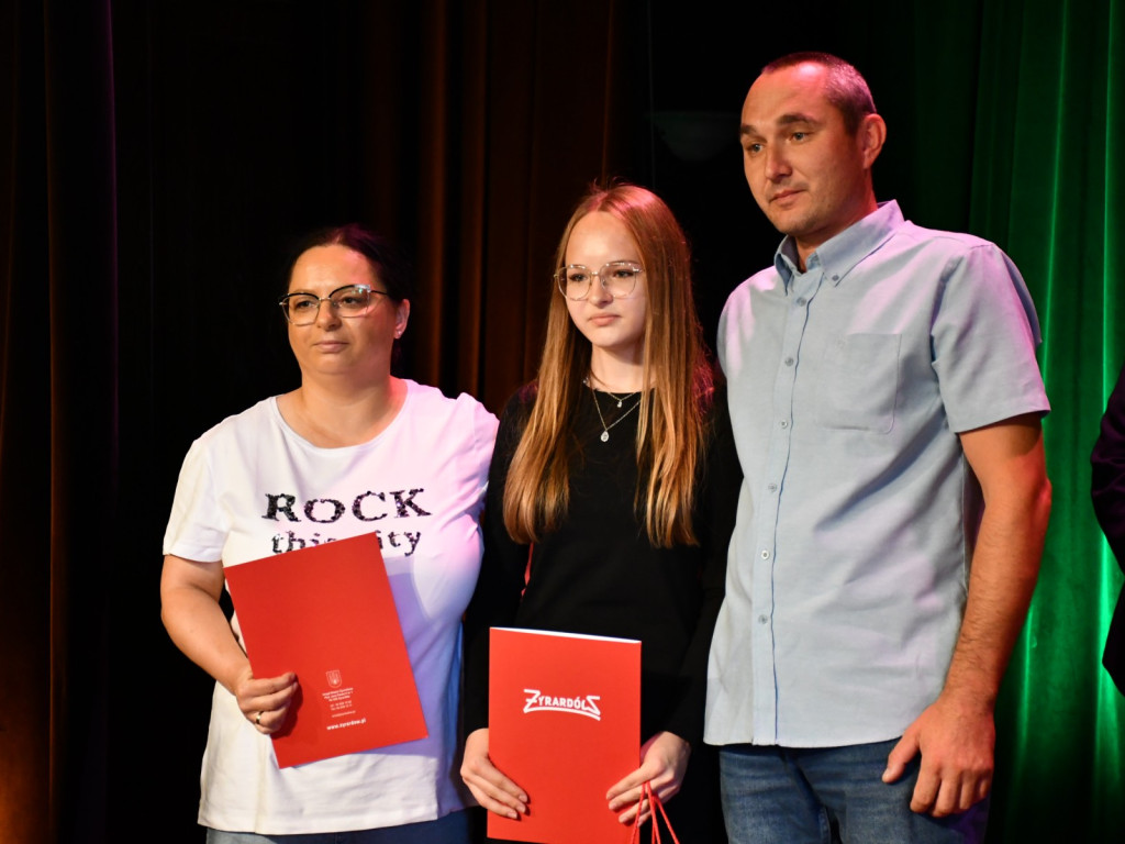 Wyróżniono wybitnych absolwentów klas VIII