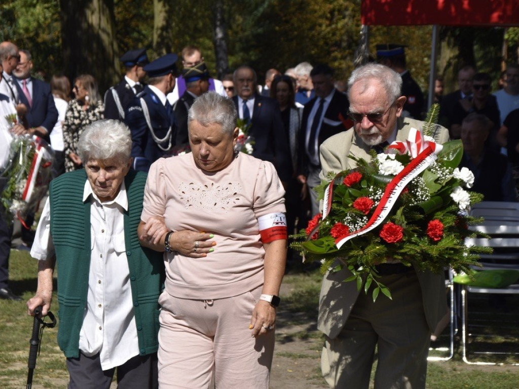 Uroczysty apel ku czci Bohaterów Września na żyrardowskim cmentarzu