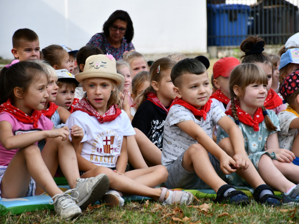 Piknik z biblioteką. Przedszkolaki na tropie literkowej afery