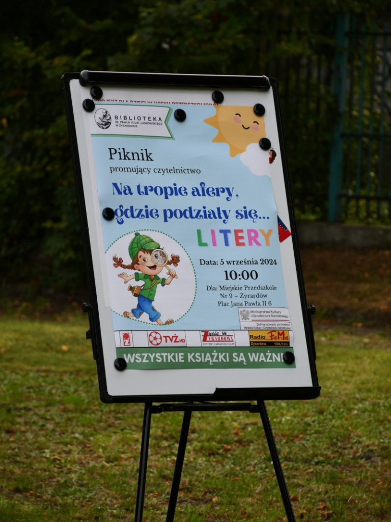 Piknik z biblioteką. Przedszkolaki na tropie literkowej afery