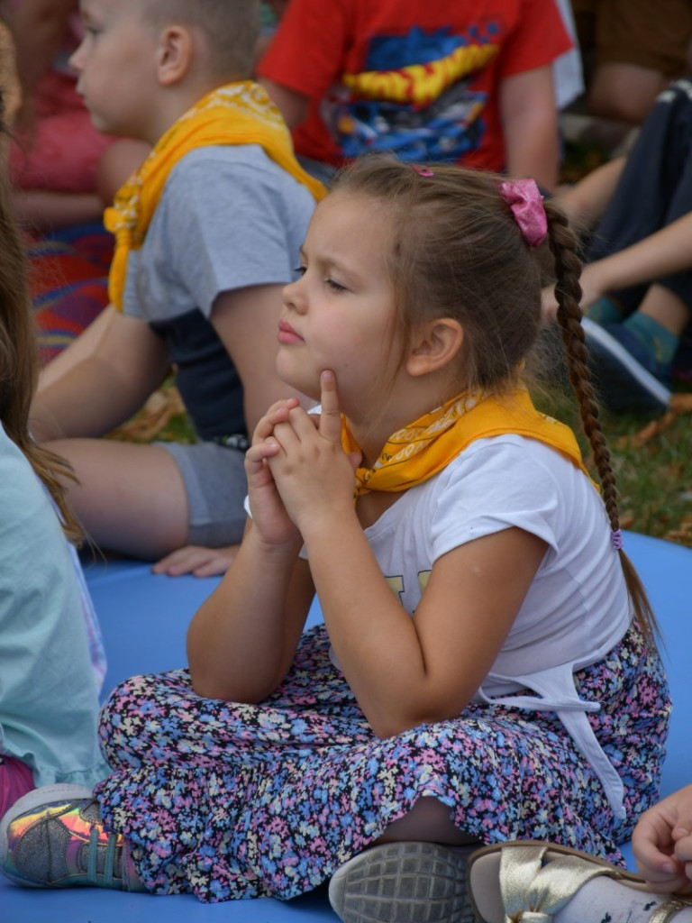 Piknik z biblioteką. Przedszkolaki na tropie literkowej afery