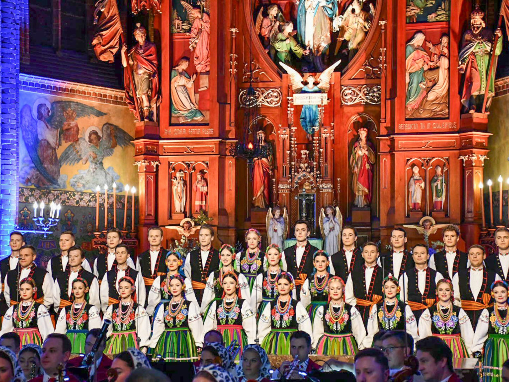 Piękny koncert Zespołu Mazowsze w żyrardowskiej farze