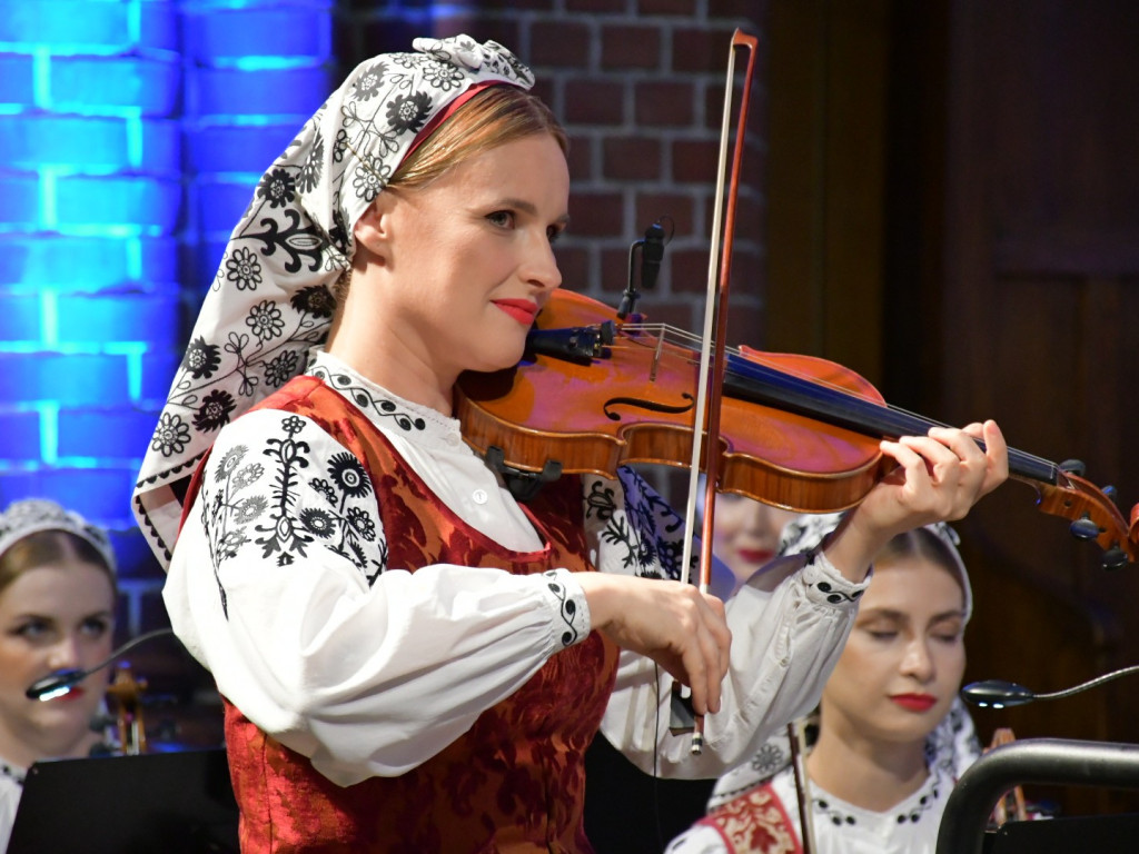 Piękny koncert Zespołu Mazowsze w żyrardowskiej farze