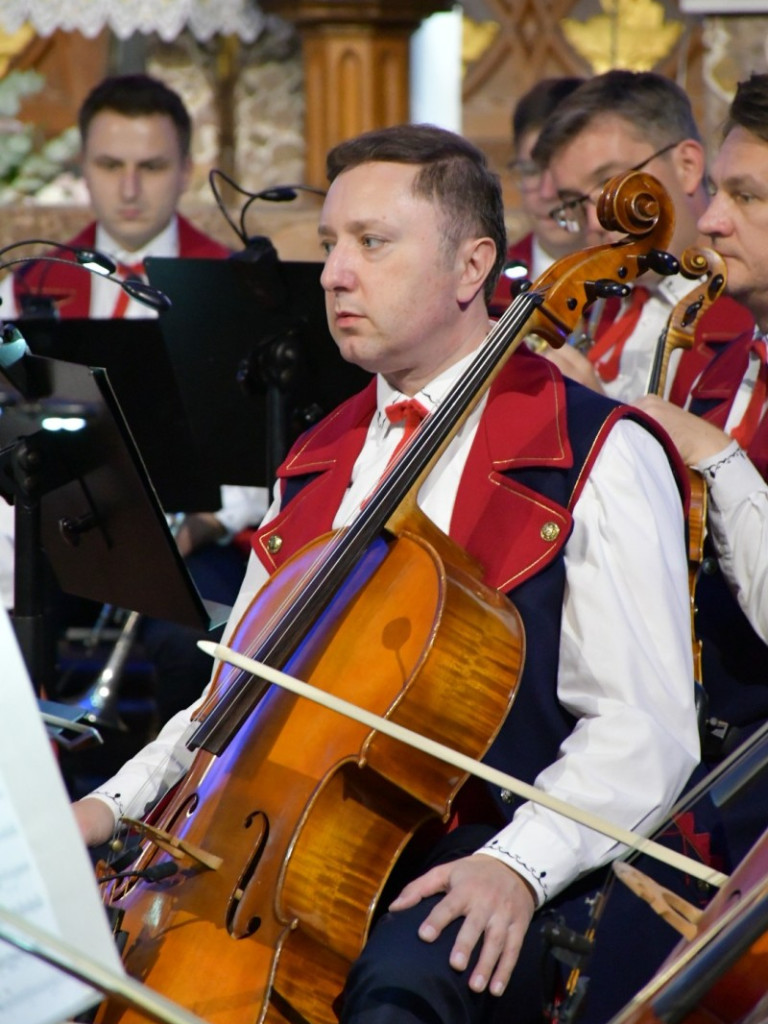 Piękny koncert Zespołu Mazowsze w żyrardowskiej farze