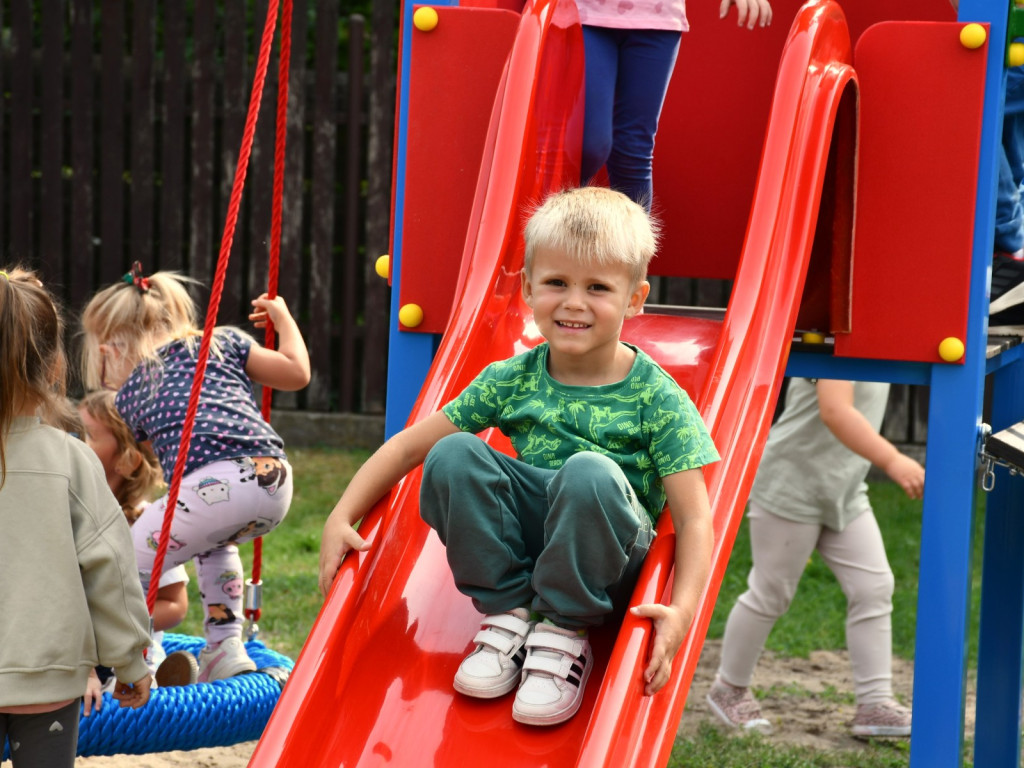 Radość przedszkolaków. Nowe place zabaw w Miejskim Przedszkolu nr 5 już otwarte!