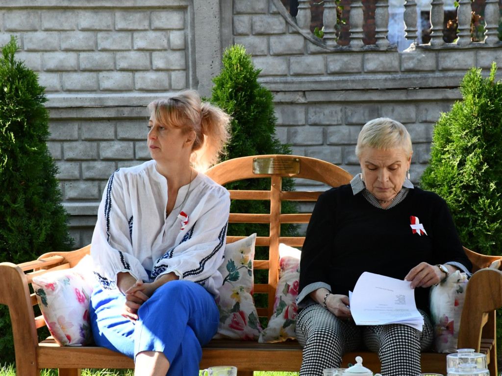 Plenerowe Narodowe Czytanie w DPS