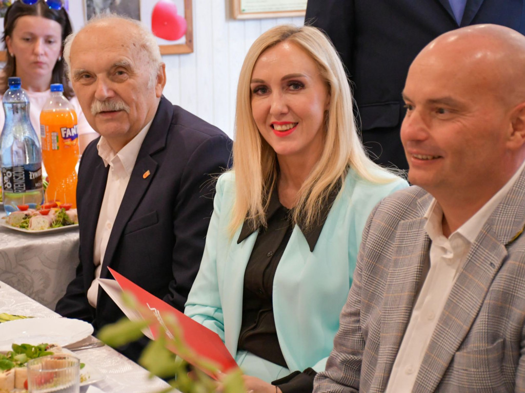 7 lat wsparcia i otuchy - Stowarzyszenie 