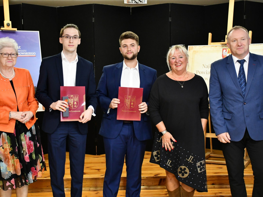 Powiat Żyrardowski nagrodził najlepszych absolwentów