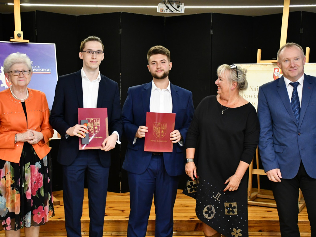 Powiat Żyrardowski nagrodził najlepszych absolwentów