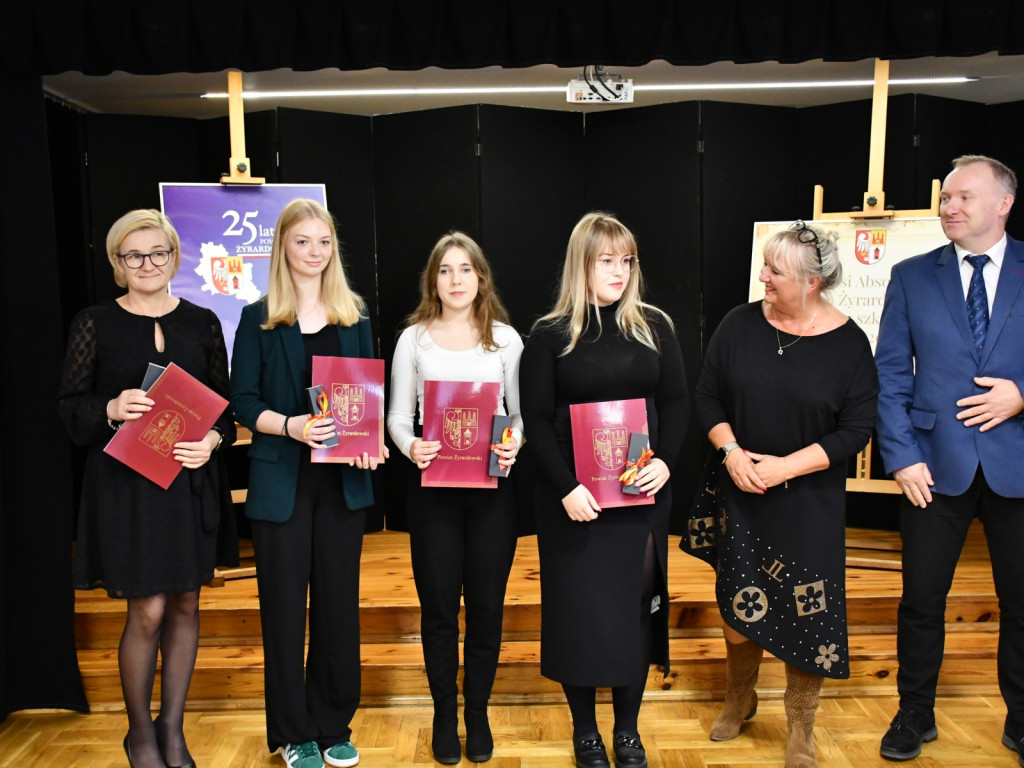 Powiat Żyrardowski nagrodził najlepszych absolwentów