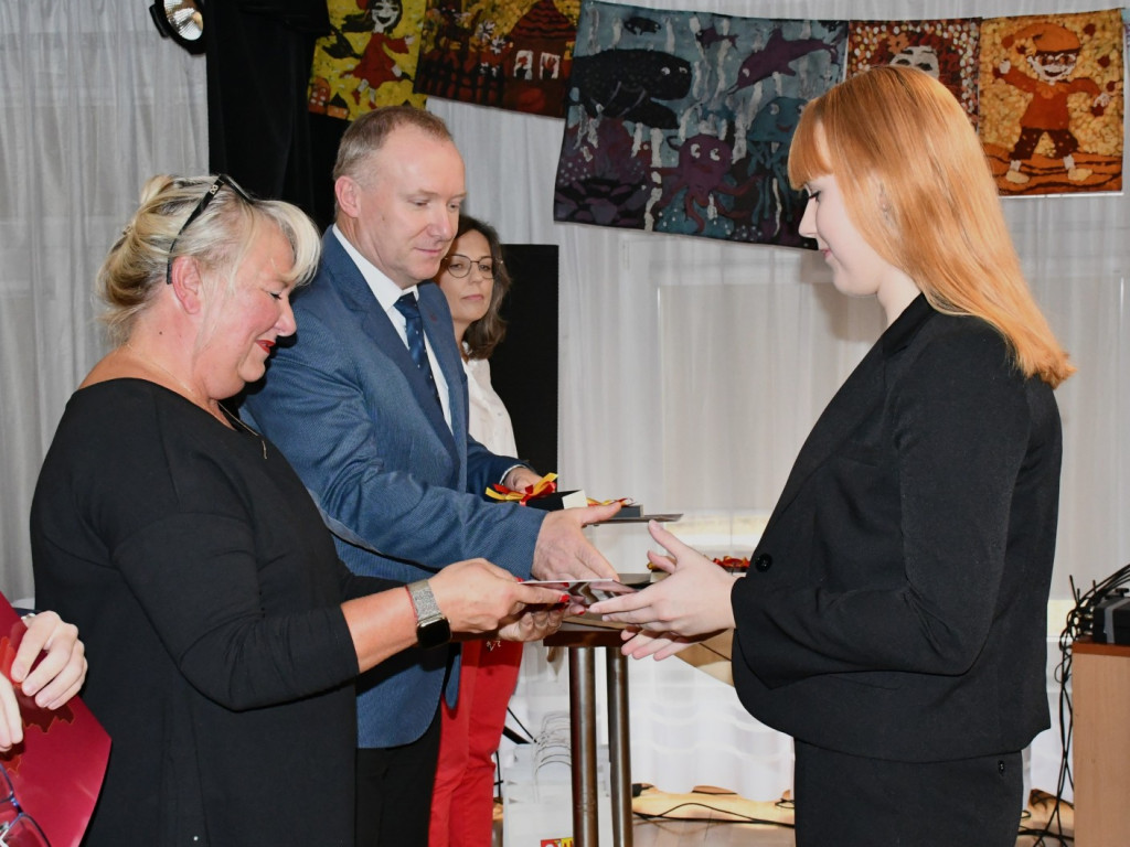 Powiat Żyrardowski nagrodził najlepszych absolwentów