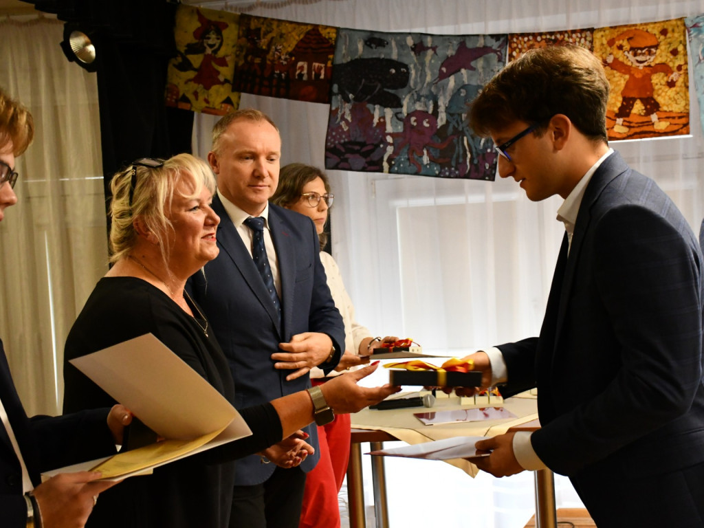 Powiat Żyrardowski nagrodził najlepszych absolwentów