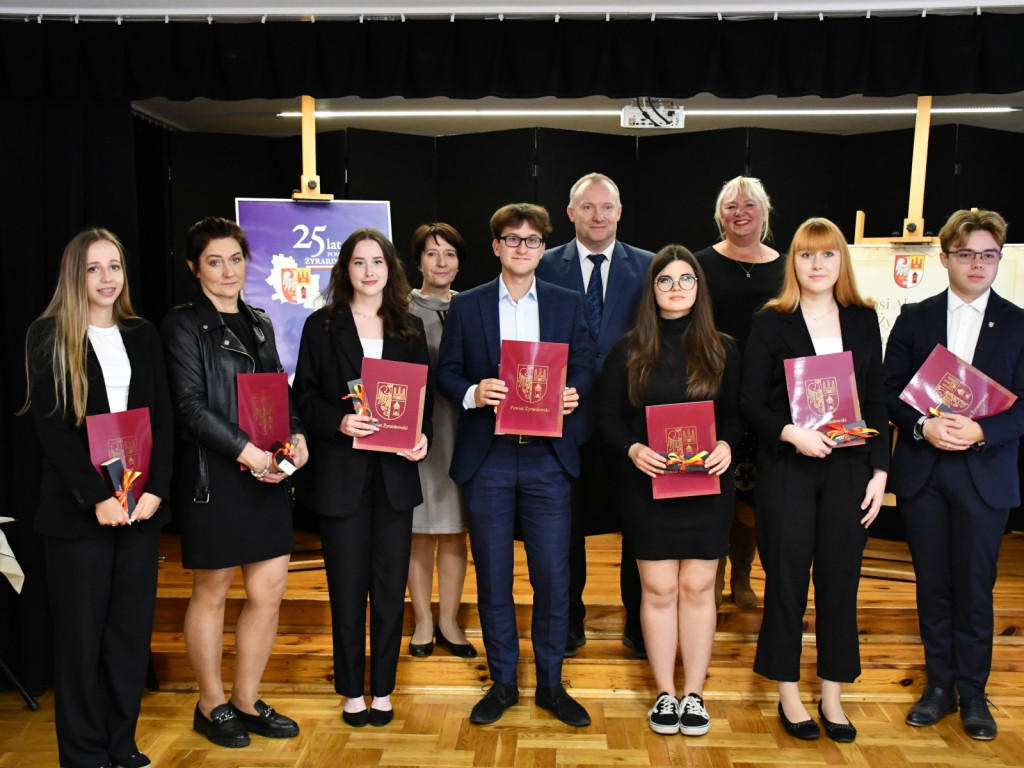 Powiat Żyrardowski nagrodził najlepszych absolwentów