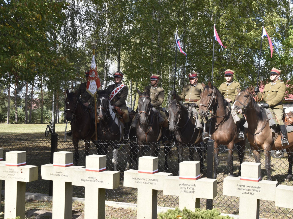 Wielki hołd bohaterom poległym na Ziemi Jaktorowskiej