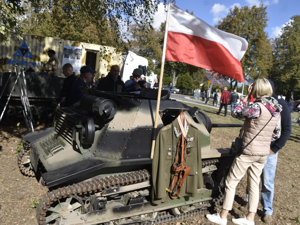 Wielki hołd bohaterom poległym na Ziemi Jaktorowskiej