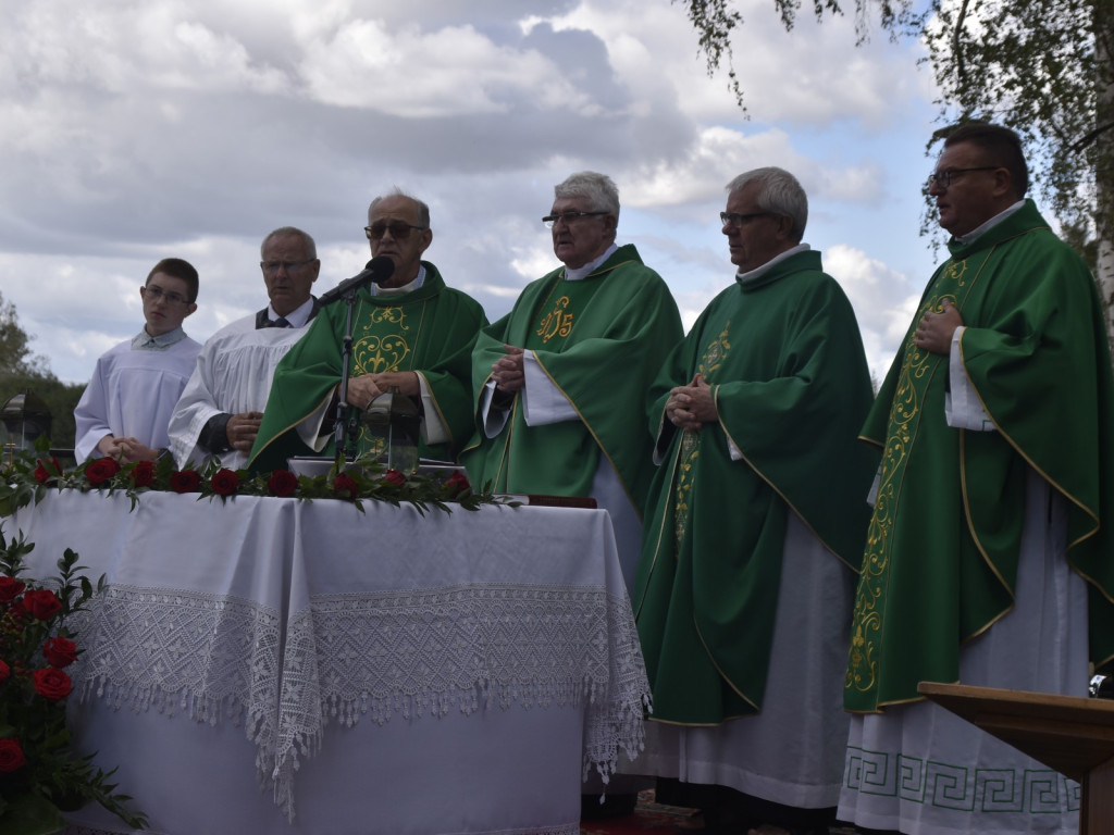 Wielki hołd bohaterom poległym na Ziemi Jaktorowskiej