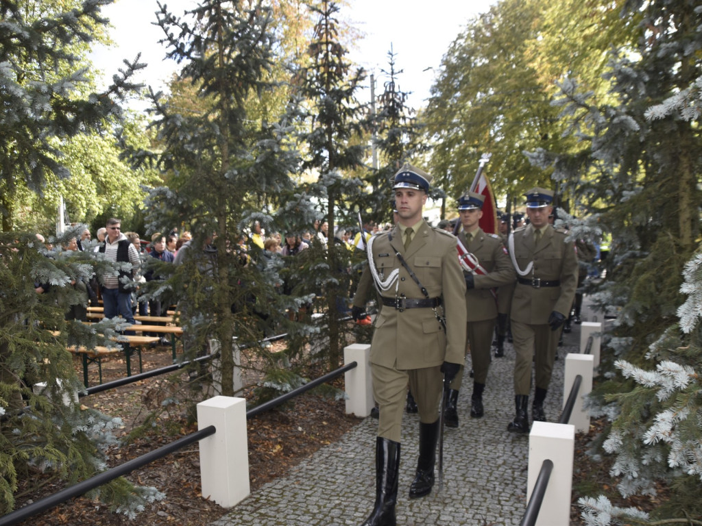 Wielki hołd bohaterom poległym na Ziemi Jaktorowskiej