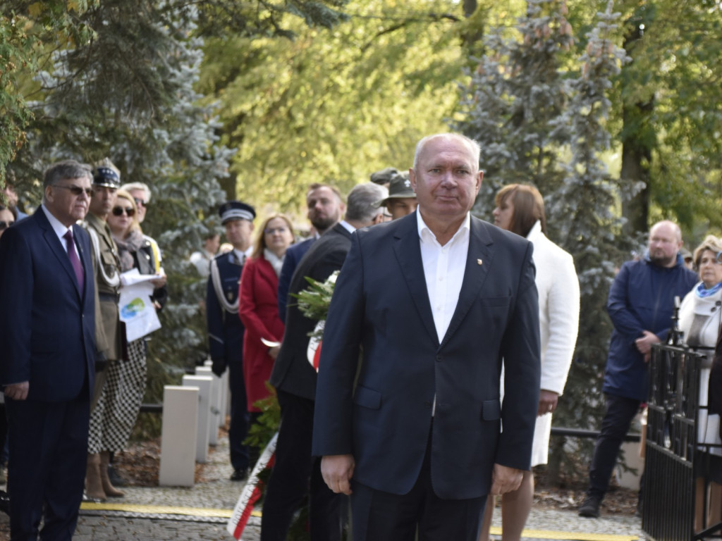 Wielki hołd bohaterom poległym na Ziemi Jaktorowskiej