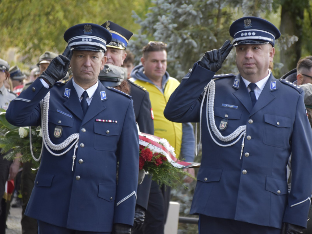 Wielki hołd bohaterom poległym na Ziemi Jaktorowskiej