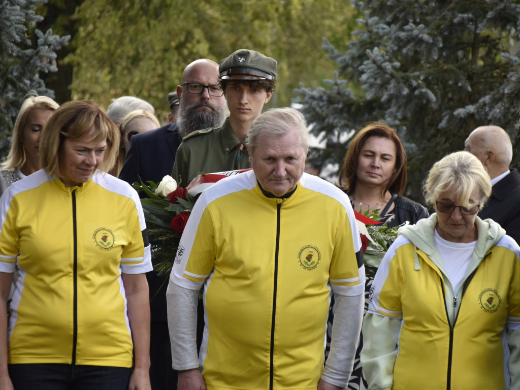 Wielki hołd bohaterom poległym na Ziemi Jaktorowskiej