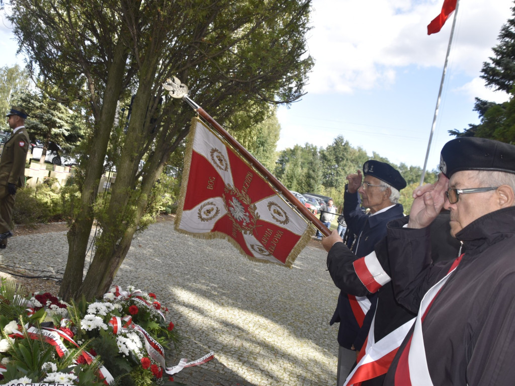 Wielki hołd bohaterom poległym na Ziemi Jaktorowskiej