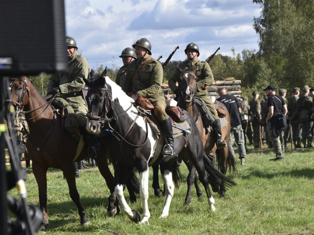 Wielki hołd bohaterom poległym na Ziemi Jaktorowskiej