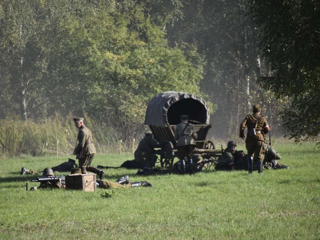 Wielki hołd bohaterom poległym na Ziemi Jaktorowskiej