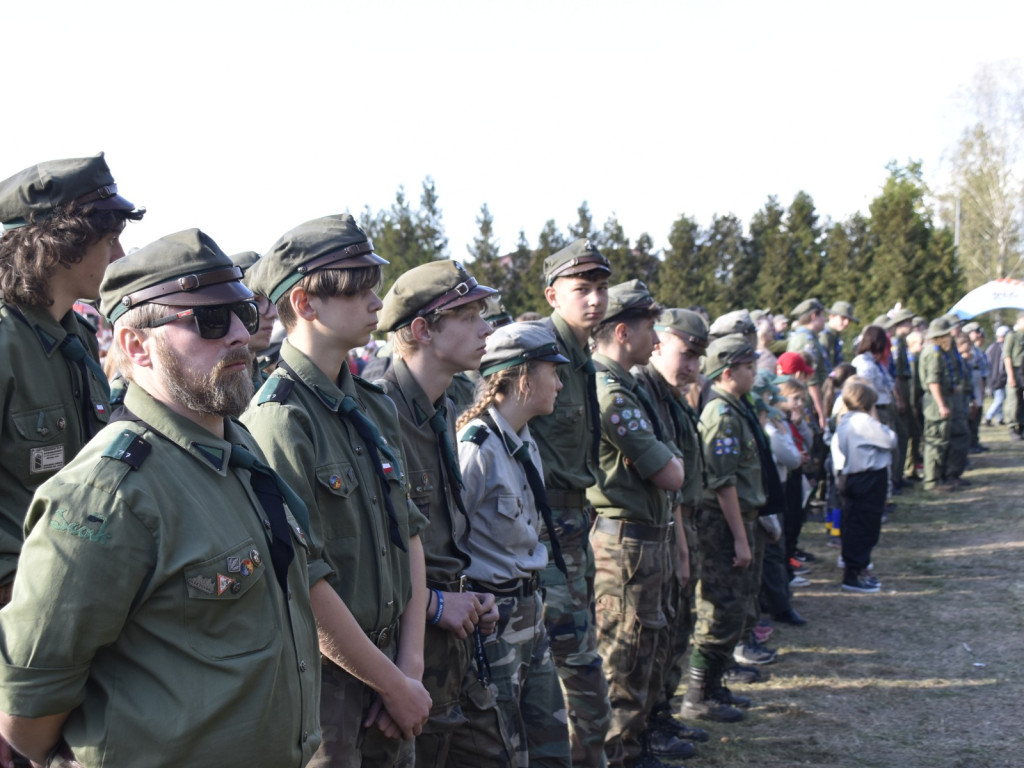 Wielki hołd bohaterom poległym na Ziemi Jaktorowskiej