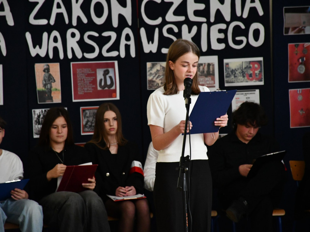 SP nr 4. Apel z Okazji 80. Rocznicy Zakończenia Powstania Warszawskiego